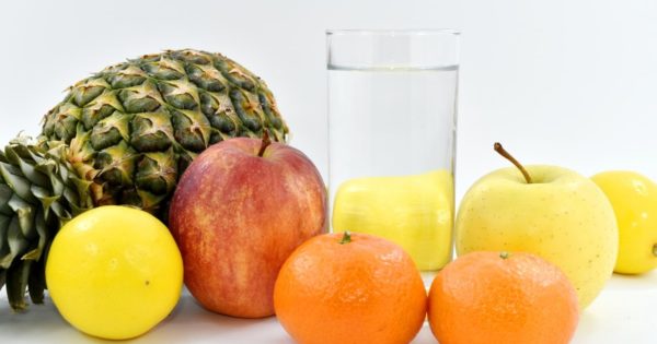água-e-frutas-dieta-para-quem-tem-pedra-nos-rins