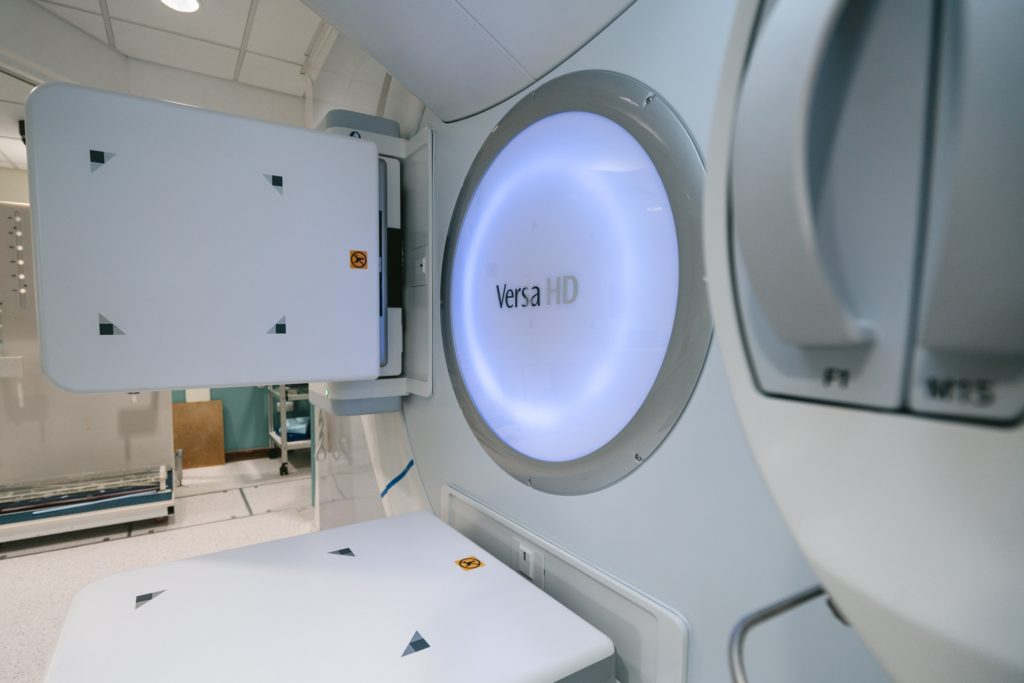 Maquina que realiza o procedimento de radioterapia